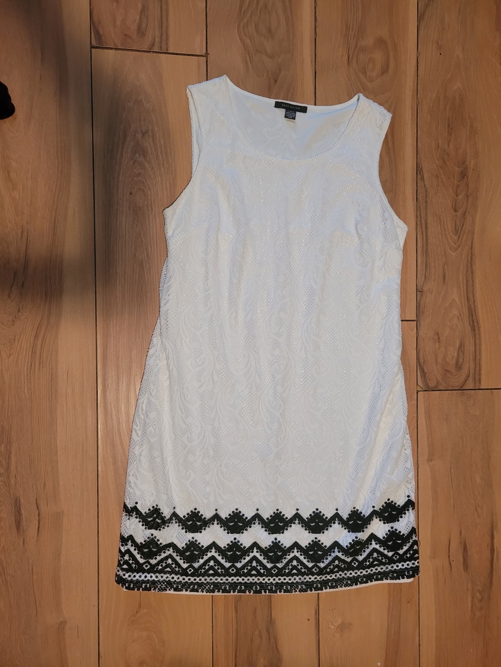Suzy Shier White Shift Dress with Black Geometric Hem